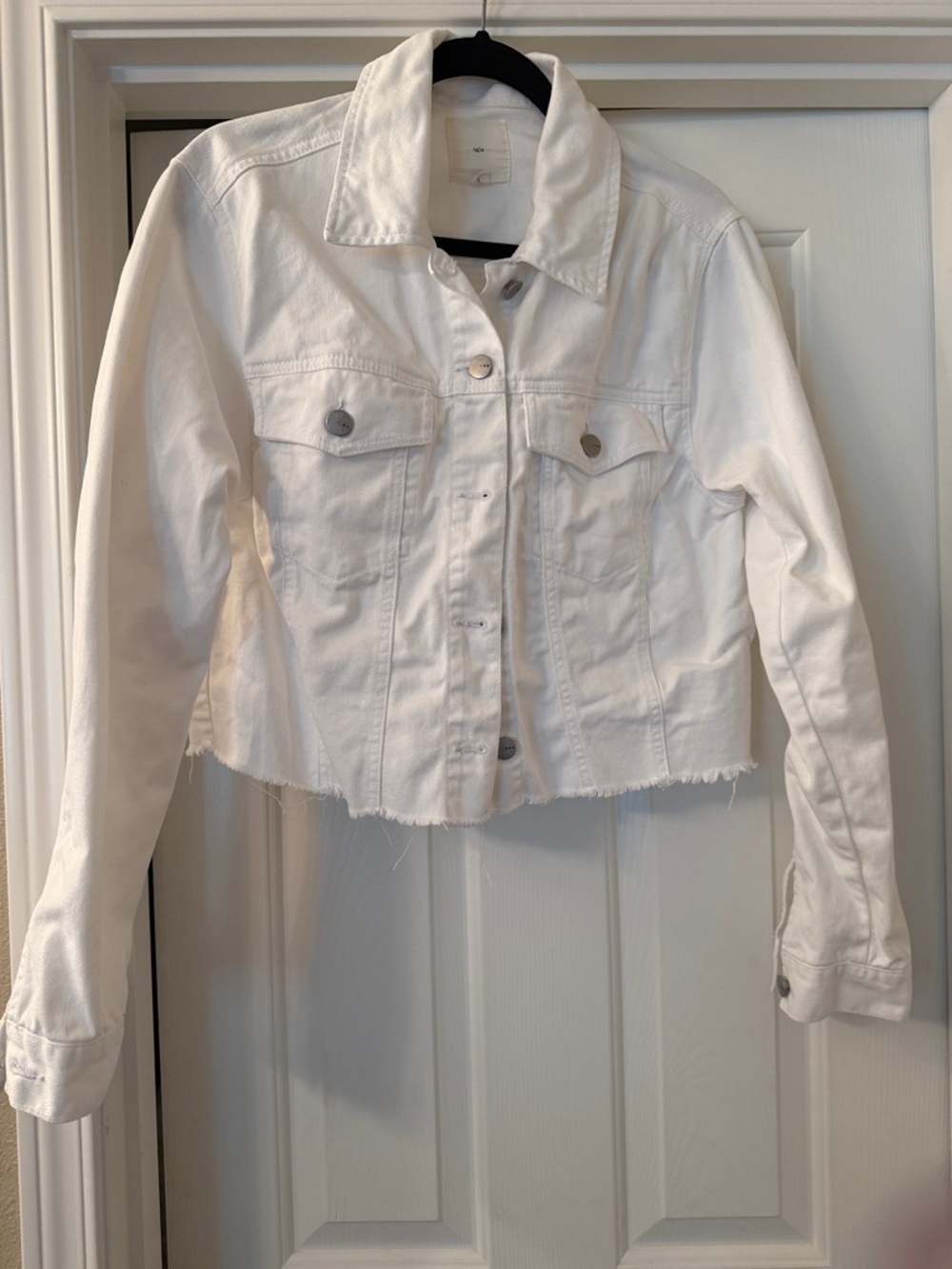 Cropped White Denim Jacket with Raw Hem
